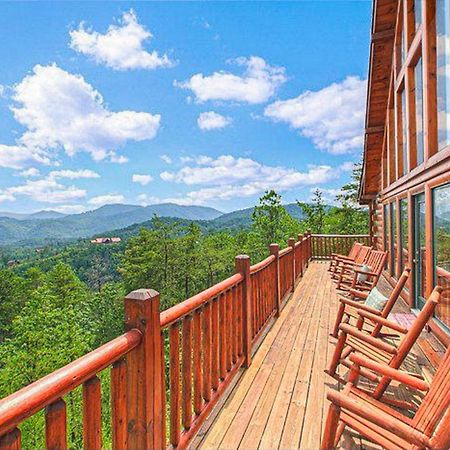 Grizzly Manor Villa Pigeon Forge Exterior photo