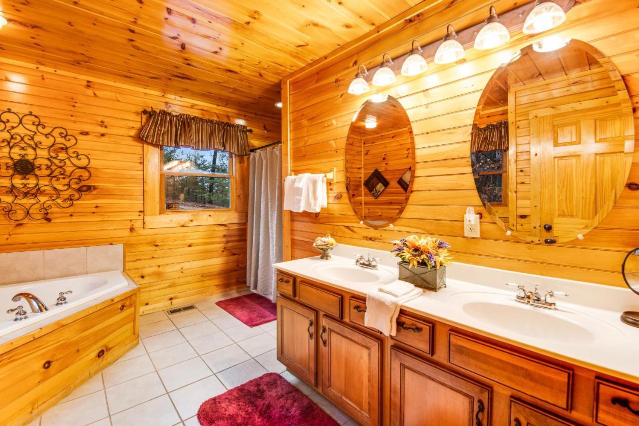 Grizzly Manor Villa Pigeon Forge Exterior photo
